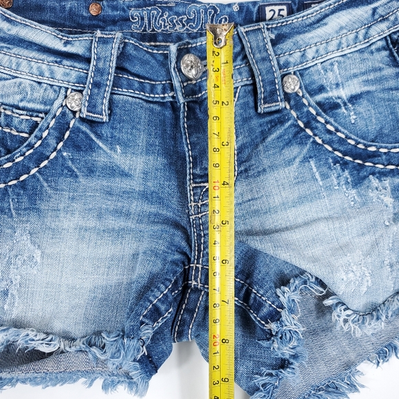 Women's Miss Me Mid Rise Shorts Distressed Size 25 Rhinestone - Picture 5 of 6